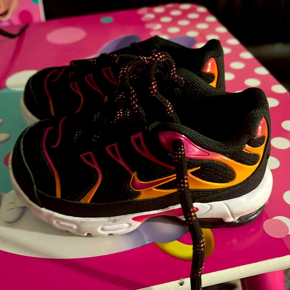 6C Nike Toddler girl sneakers